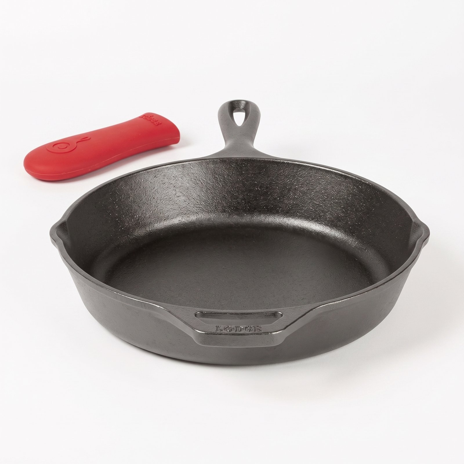 Lodge 10.25-inch cast iron skillet review with red silicone handle holder
